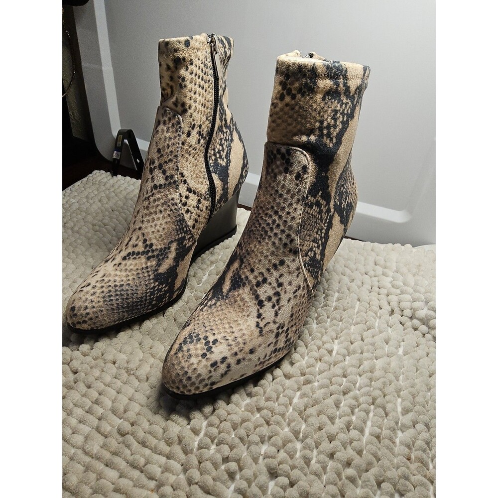 Size 8.5 Journee Collection Snake Embossed Stacked Wedged heel Booties NWOT - Picture 7 of 8